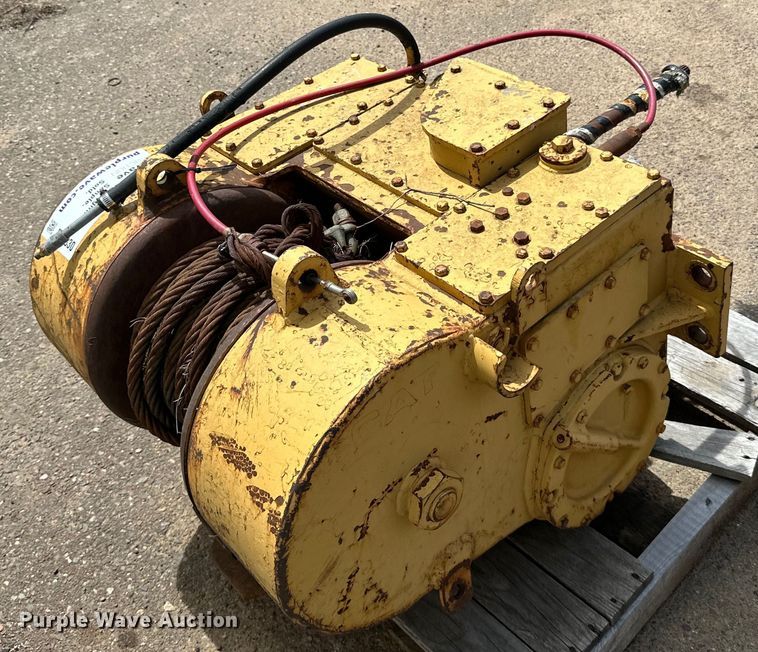 image for item DQ0830 Caterpillar 53  dozer winch