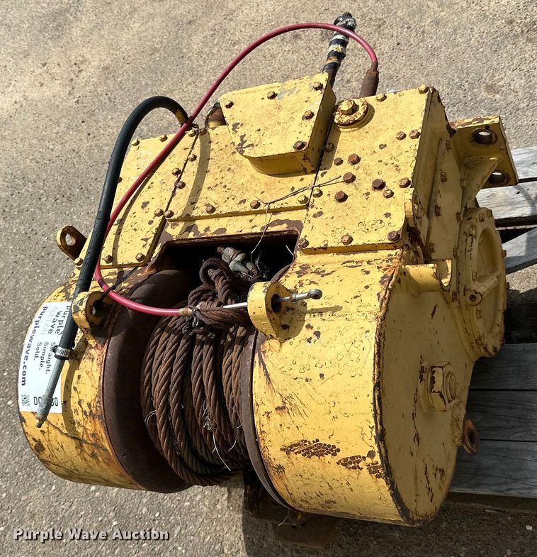 image for item DQ0830 Caterpillar 53  dozer winch