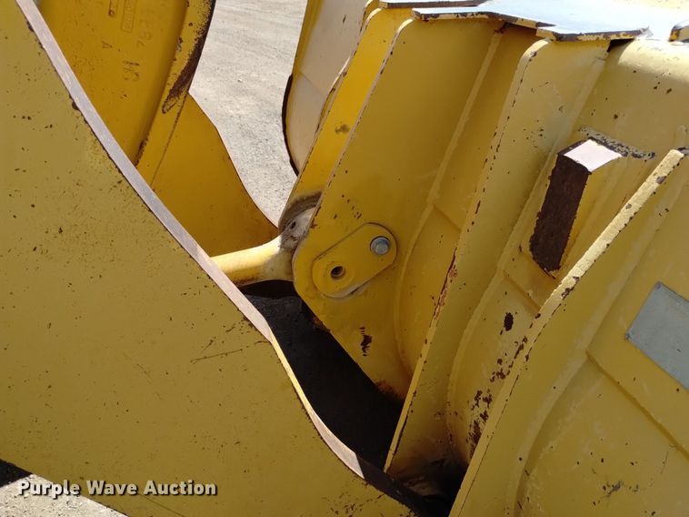 image for item DQ6081 1999 Caterpillar 966G wheel loader