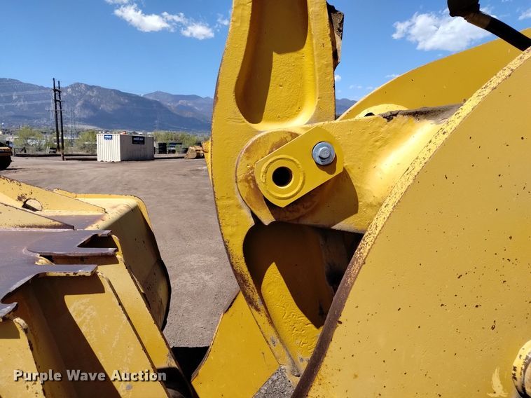 image for item DQ6081 1999 Caterpillar 966G wheel loader