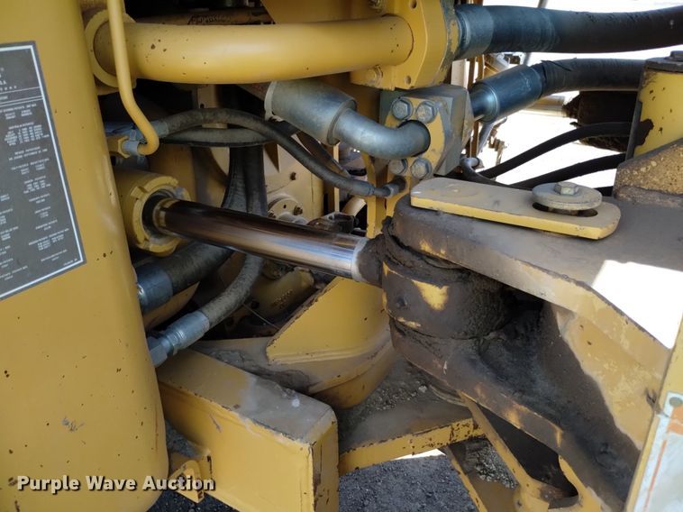 image for item DQ6081 1999 Caterpillar 966G wheel loader