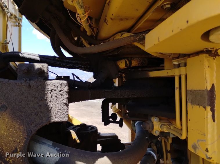 image for item DQ6081 1999 Caterpillar 966G wheel loader