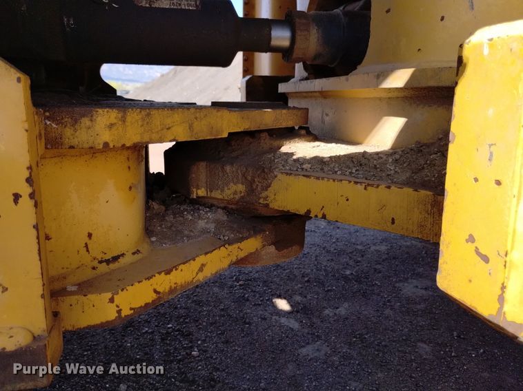 image for item DQ6081 1999 Caterpillar 966G wheel loader