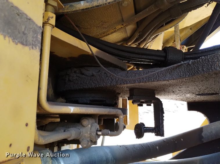 image for item DQ6081 1999 Caterpillar 966G wheel loader