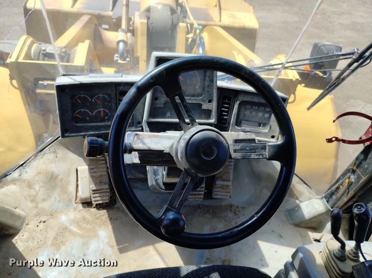 image for item DQ6081 1999 Caterpillar 966G wheel loader