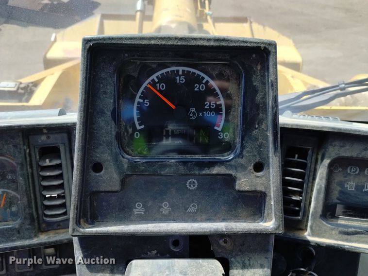 image for item DQ6081 1999 Caterpillar 966G wheel loader