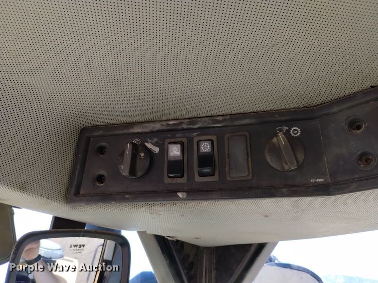 image for item DQ6081 1999 Caterpillar 966G wheel loader