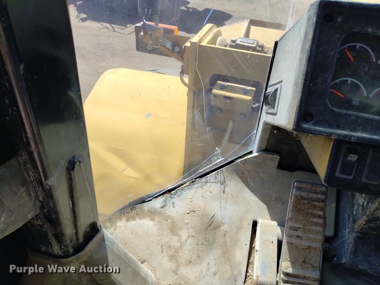 image for item DQ6081 1999 Caterpillar 966G wheel loader