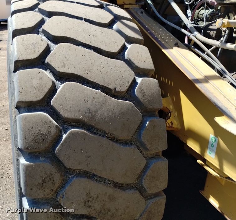 image for item DQ6081 1999 Caterpillar 966G wheel loader