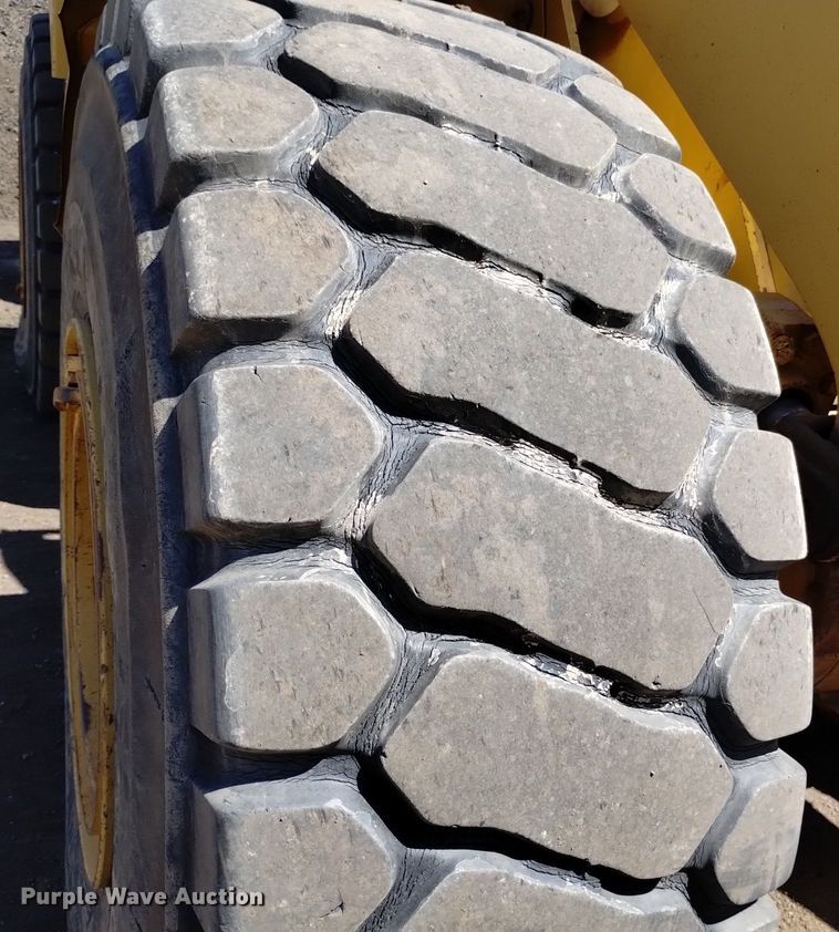 image for item DQ6081 1999 Caterpillar 966G wheel loader