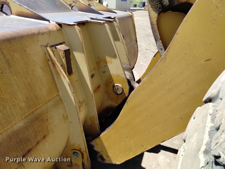 image for item DQ6082 1999 Caterpillar 966G wheel loader