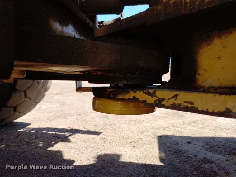 image for item DQ6082 1999 Caterpillar 966G wheel loader