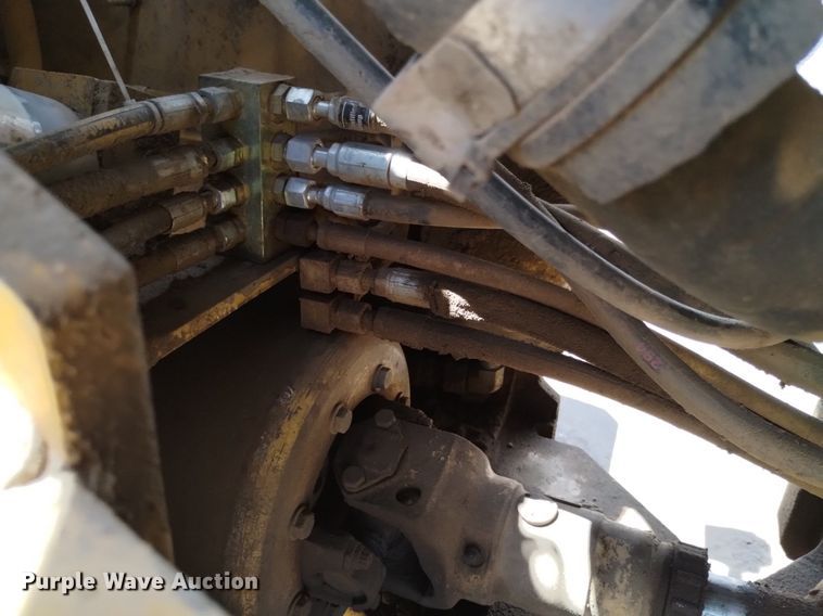 image for item DQ6082 1999 Caterpillar 966G wheel loader