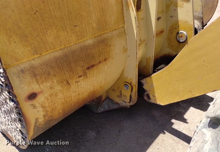 image for item DQ6082 1999 Caterpillar 966G wheel loader