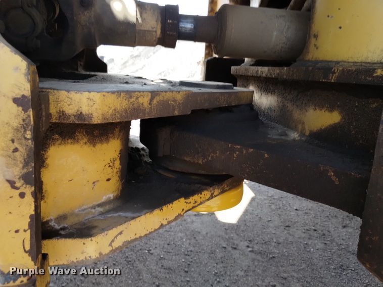 image for item DQ6082 1999 Caterpillar 966G wheel loader