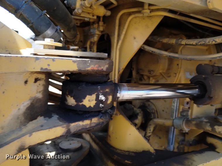 image for item DQ6082 1999 Caterpillar 966G wheel loader