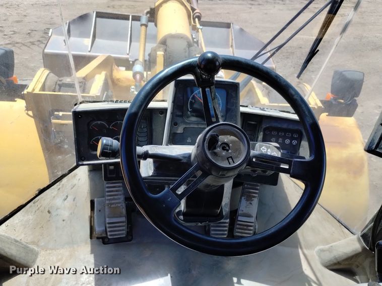 image for item DQ6082 1999 Caterpillar 966G wheel loader
