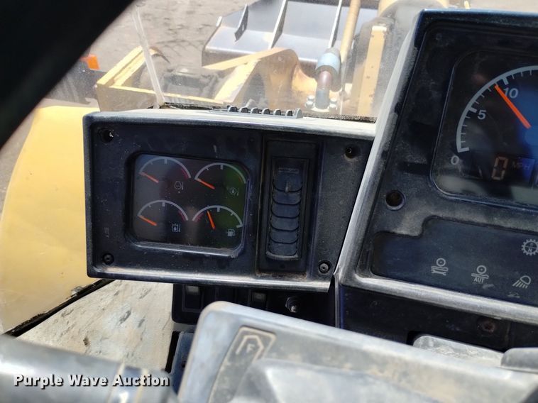 image for item DQ6082 1999 Caterpillar 966G wheel loader