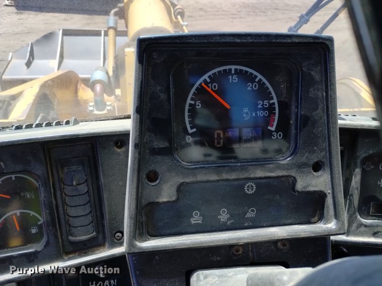 image for item DQ6082 1999 Caterpillar 966G wheel loader