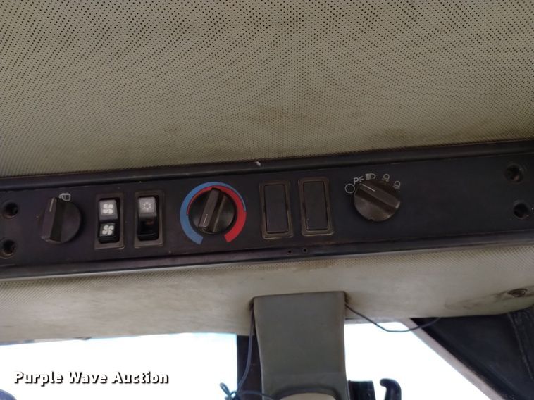 image for item DQ6082 1999 Caterpillar 966G wheel loader