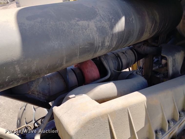 image for item DQ6082 1999 Caterpillar 966G wheel loader