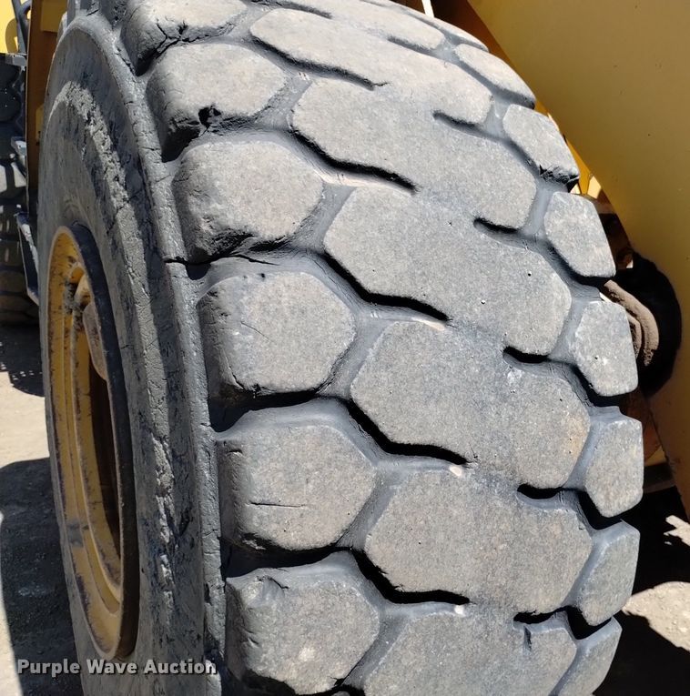 image for item DQ6082 1999 Caterpillar 966G wheel loader