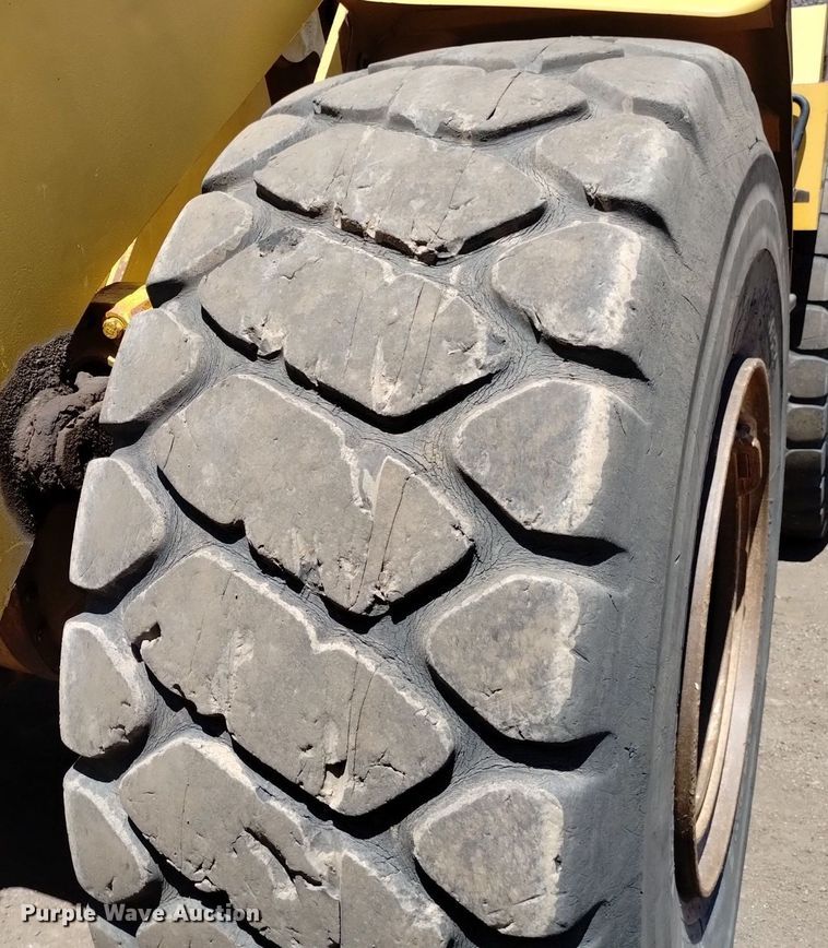 image for item DQ6082 1999 Caterpillar 966G wheel loader