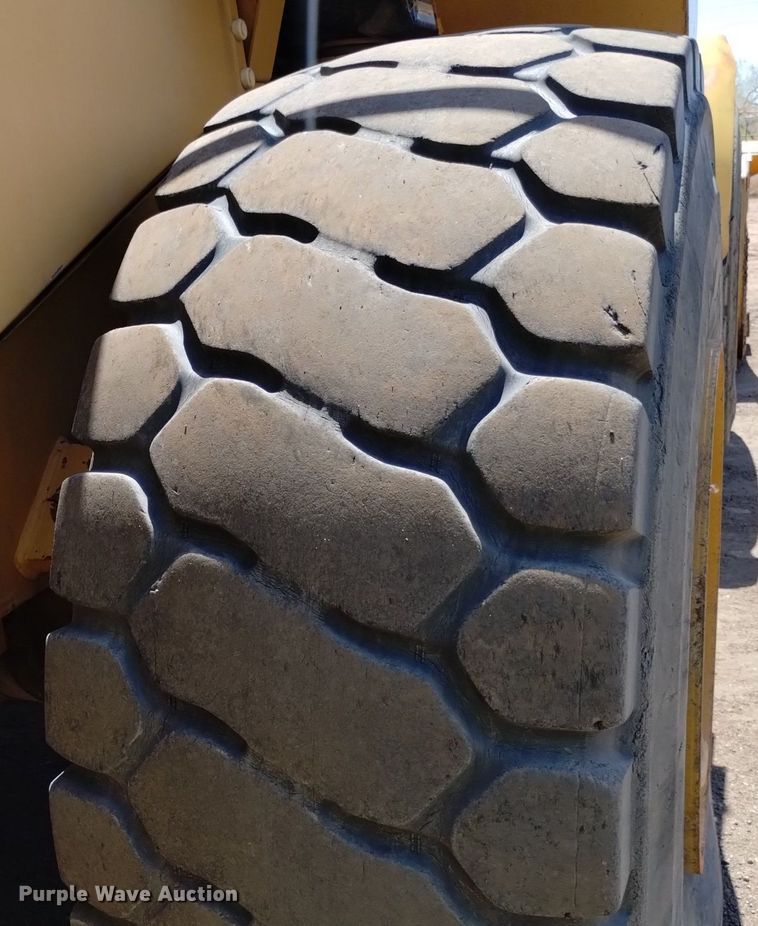 image for item DQ6082 1999 Caterpillar 966G wheel loader