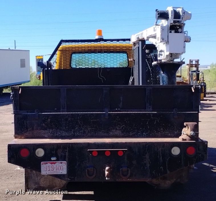 image for item DQ6084 1984 International 1955 flatbed truck