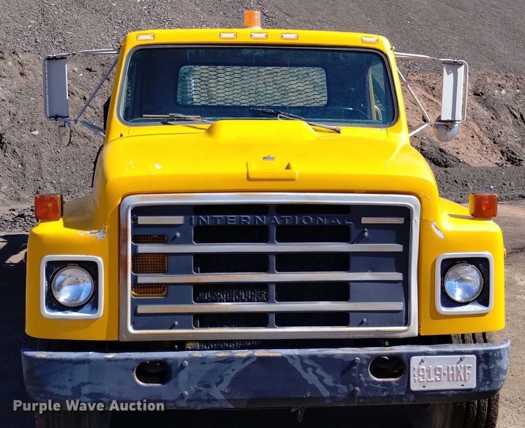 image for item DQ6084 1984 International 1955 flatbed truck