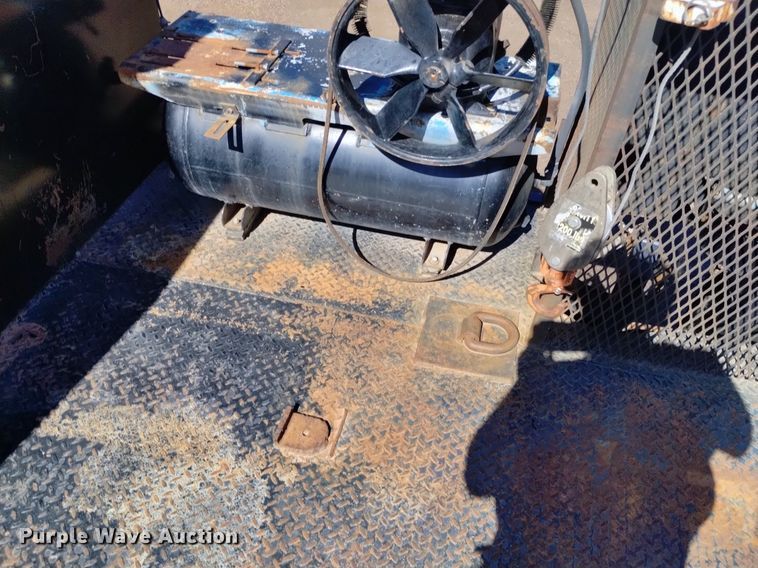 image for item DQ6084 1984 International 1955 flatbed truck