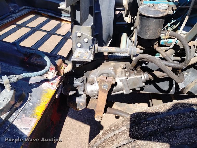 image for item DQ6084 1984 International 1955 flatbed truck