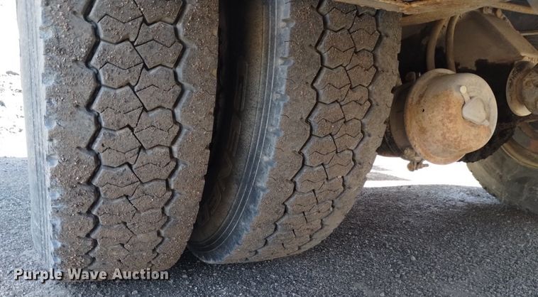 image for item DQ6084 1984 International 1955 flatbed truck