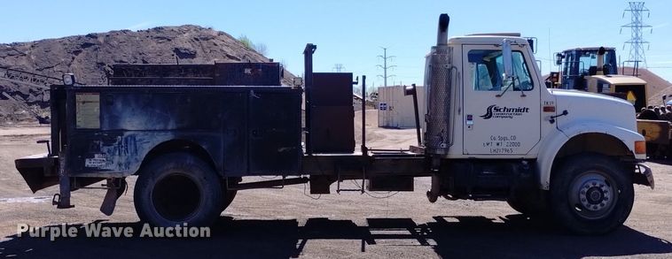 image for item DQ6086 1989 International 4900 utility / service truck