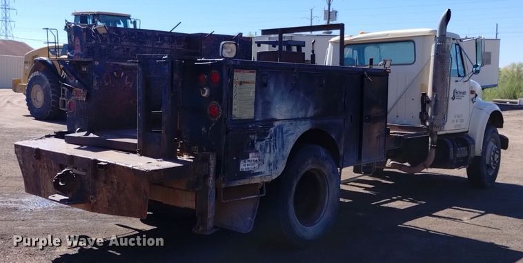 image for item DQ6086 1989 International 4900 utility / service truck