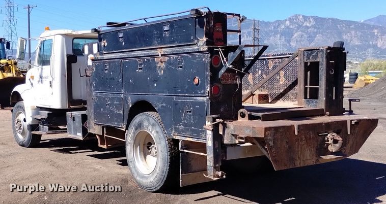 image for item DQ6086 1989 International 4900 utility / service truck