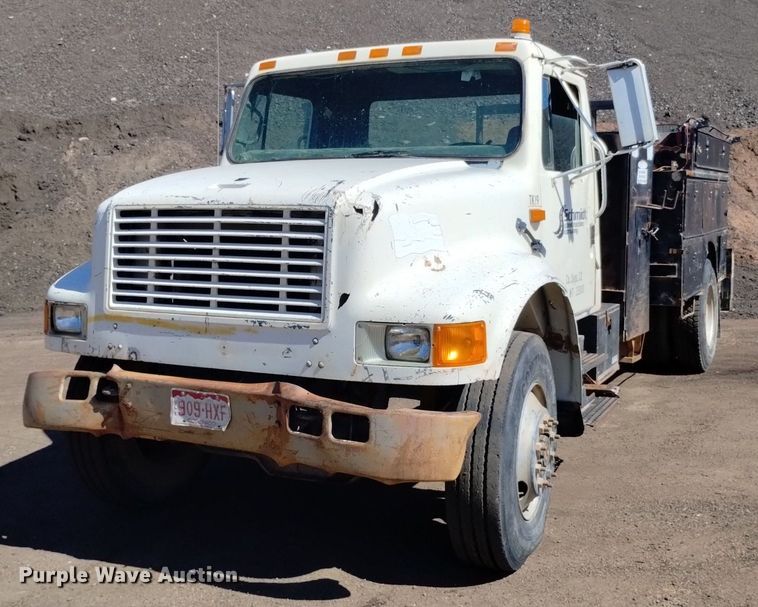 image for item DQ6086 1989 International 4900 utility / service truck