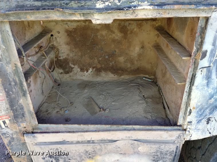 image for item DQ6086 1989 International 4900 utility / service truck