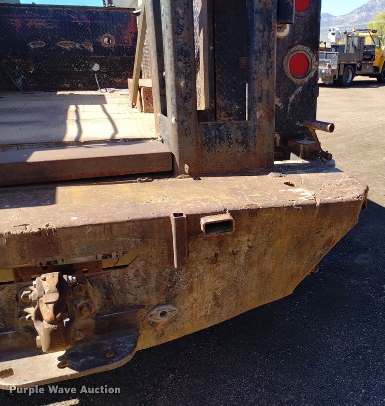 image for item DQ6086 1989 International 4900 utility / service truck