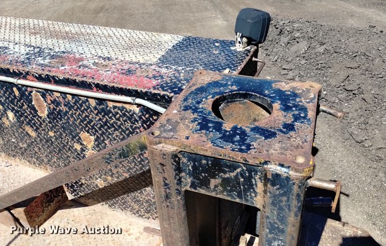 image for item DQ6086 1989 International 4900 utility / service truck