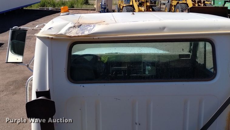 image for item DQ6086 1989 International 4900 utility / service truck