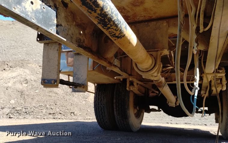 image for item DQ6086 1989 International 4900 utility / service truck