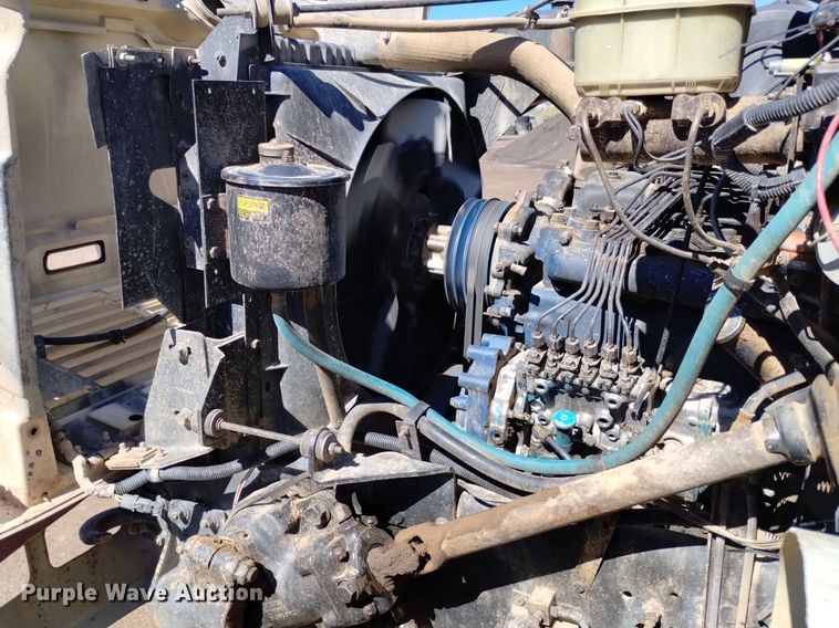 image for item DQ6086 1989 International 4900 utility / service truck