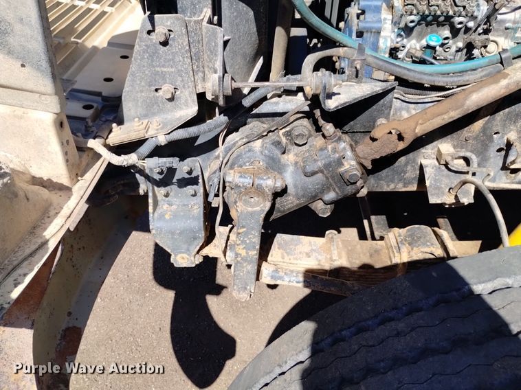 image for item DQ6086 1989 International 4900 utility / service truck