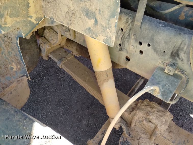 image for item DQ6086 1989 International 4900 utility / service truck