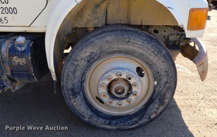 image for item DQ6086 1989 International 4900 utility / service truck