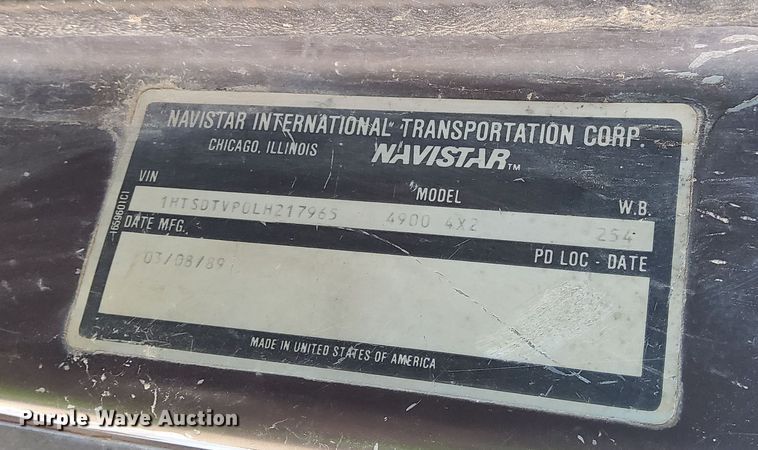 image for item DQ6086 1989 International 4900 utility / service truck