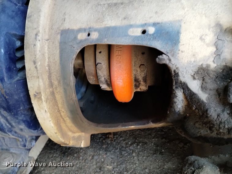 image for item DQ6089 2001 Quincy  QSF125-100 air compressor