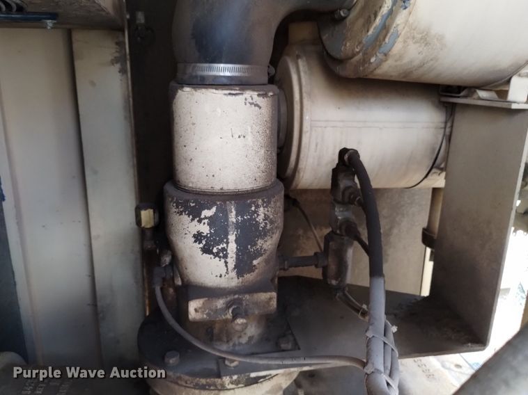 image for item DQ6089 2001 Quincy  QSF125-100 air compressor