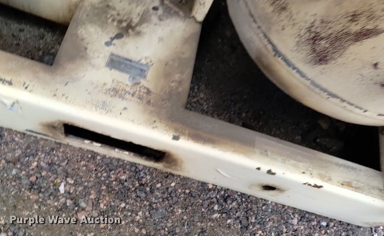 image for item DQ6089 2001 Quincy  QSF125-100 air compressor